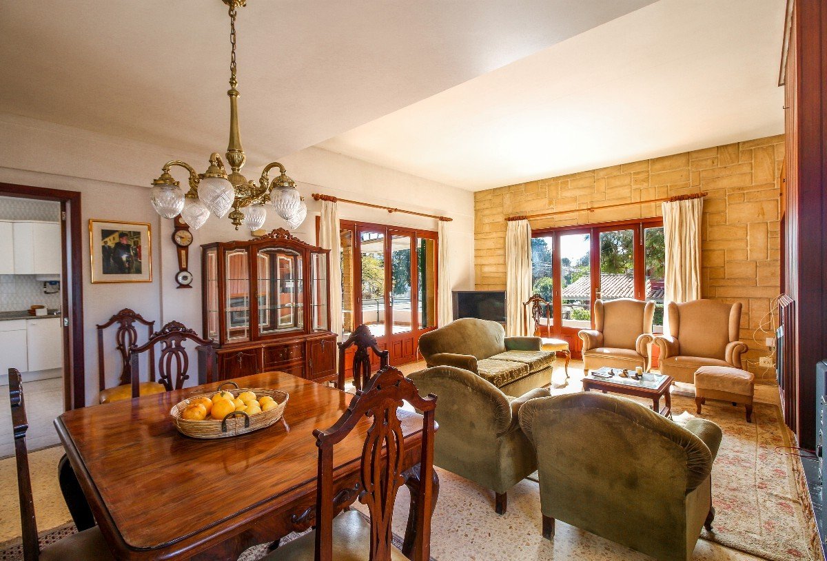 Exklusives Anwesen mit Großzügigem Außenbereich – Nur Wenige Schritte vom Strand Entfernt