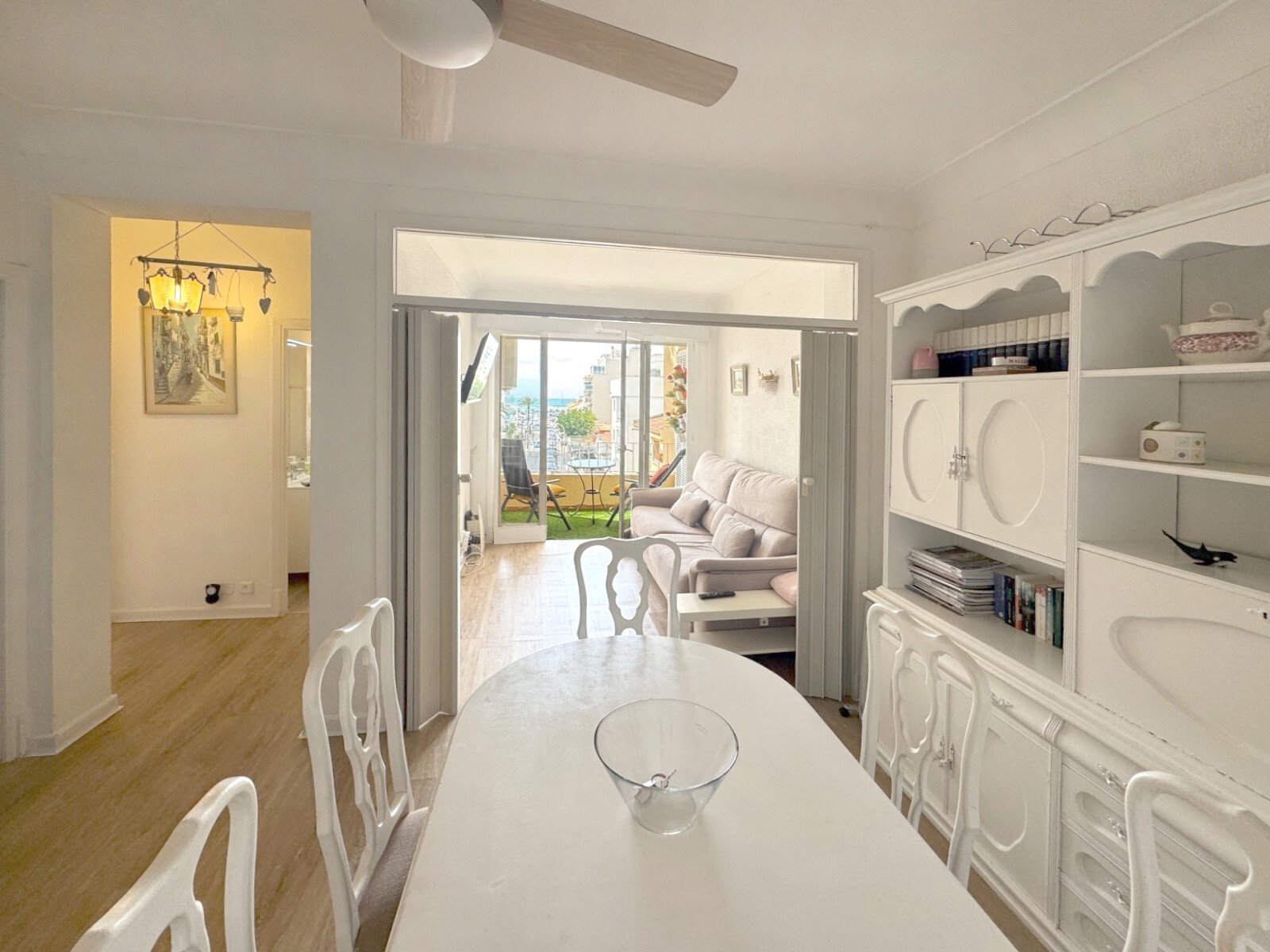 Moderne Ferienwohnung – Perfekte Lage für Strandliebhaber