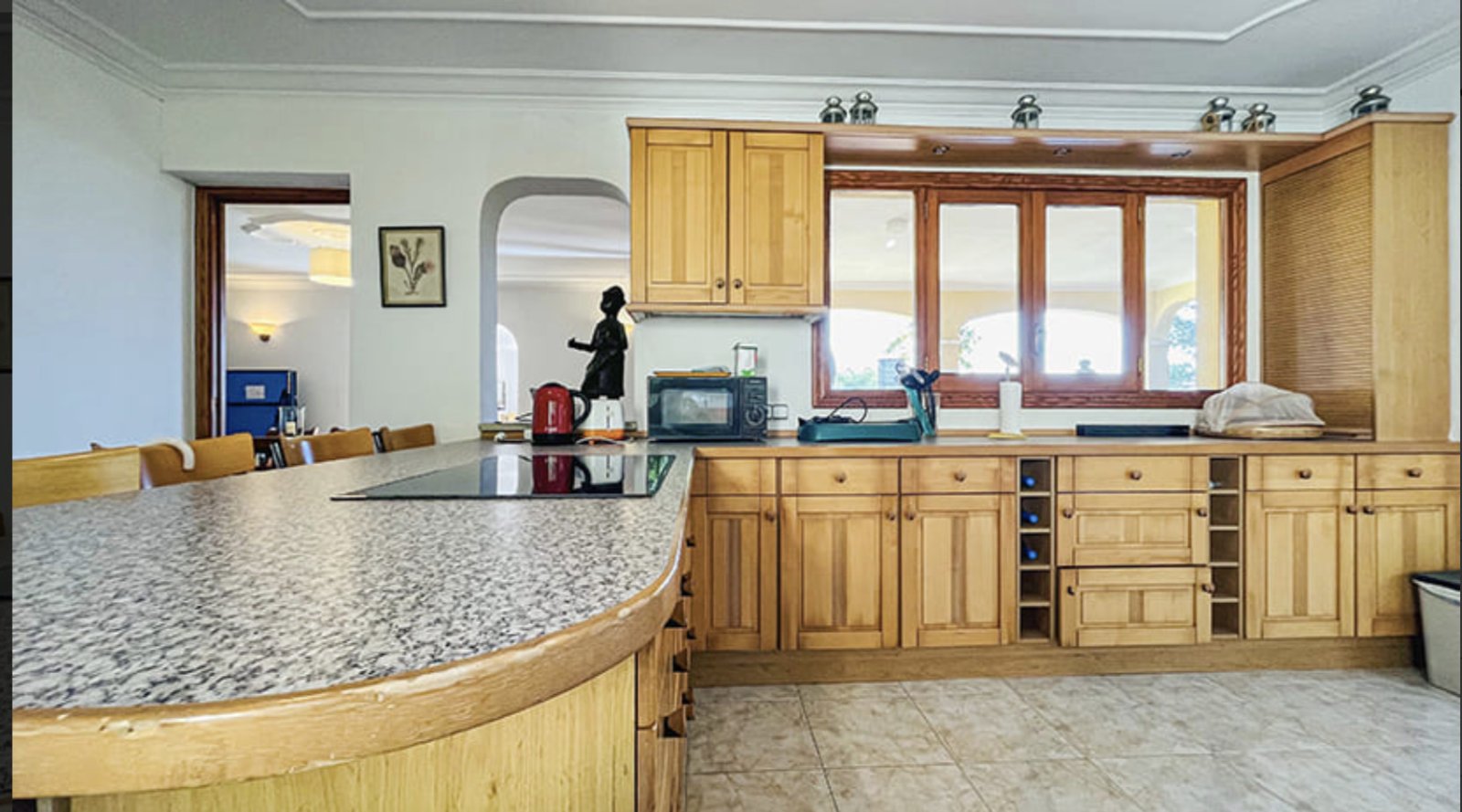 Exklusive Villa mit direktem Strandzugang – Eine seltene Gelegenheit zur Neugestaltung