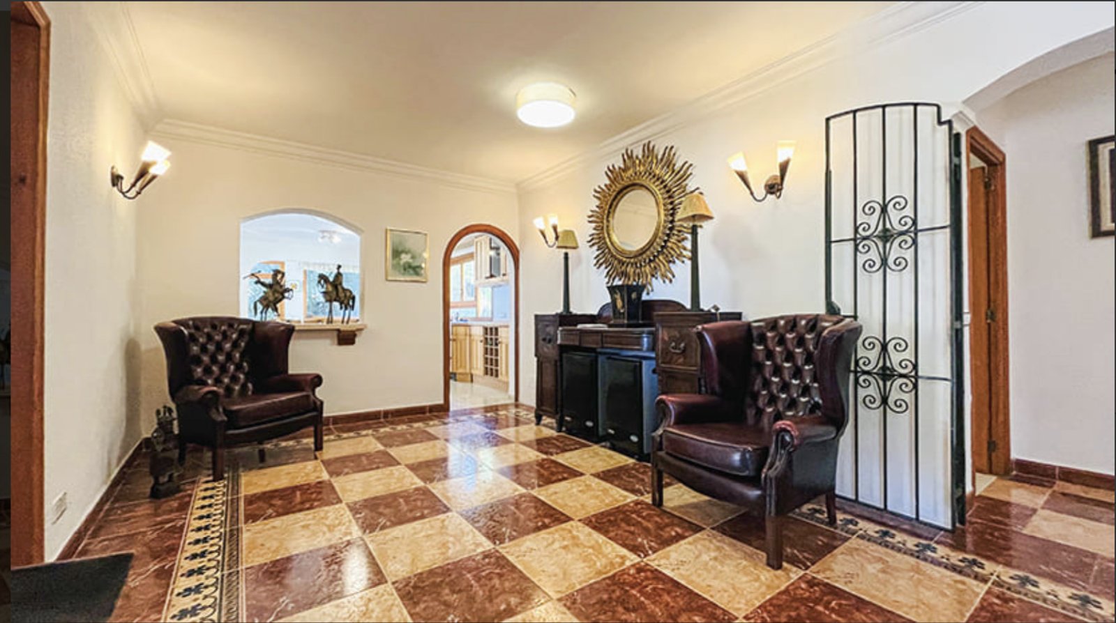 Exklusive Villa mit direktem Strandzugang – Eine seltene Gelegenheit zur Neugestaltung