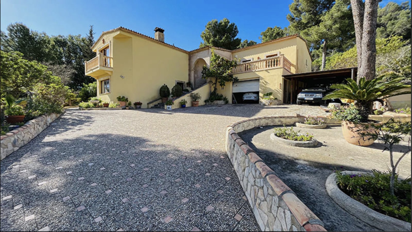 Exklusive Villa mit direktem Strandzugang – Eine seltene Gelegenheit zur Neugestaltung