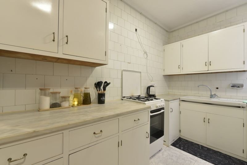 Geräumige, frisch renovierte Wohnung im Herzen der Stadt