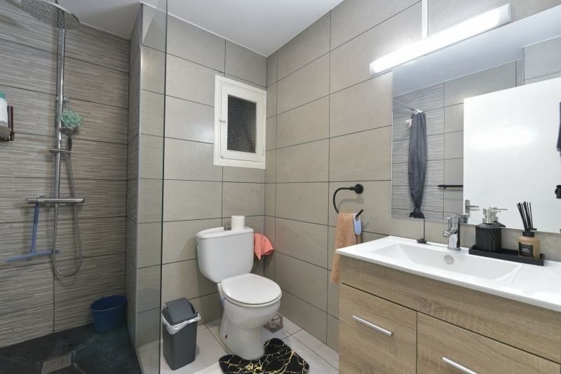 Geräumige, frisch renovierte Wohnung im Herzen der Stadt