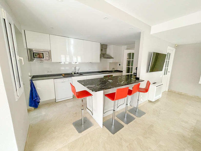 Exklusives Apartment mit Privatem Garten im Herzen von El Toro
