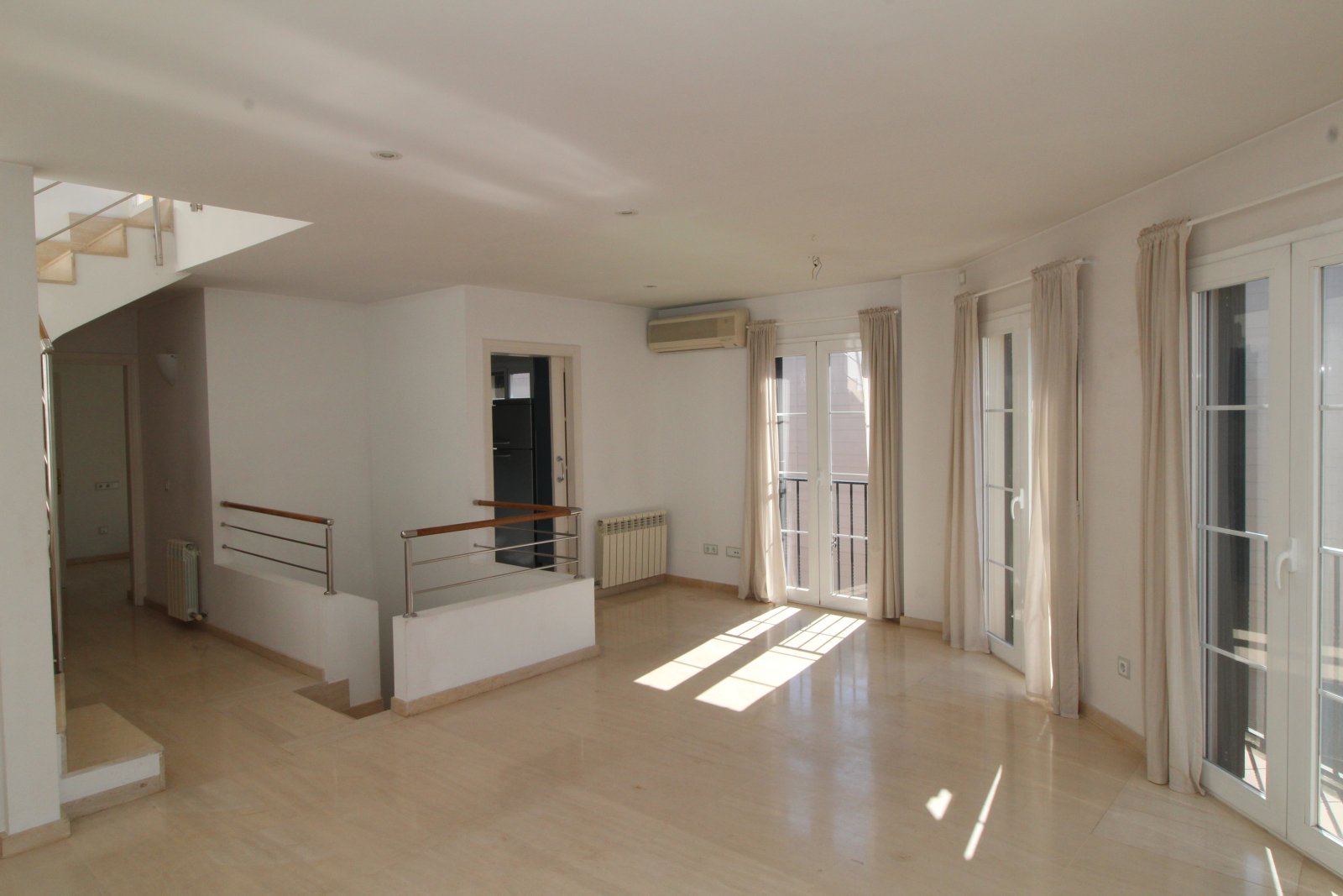 Exklusive Maisonette Wohnung mit Garage und Meerblick in Palma