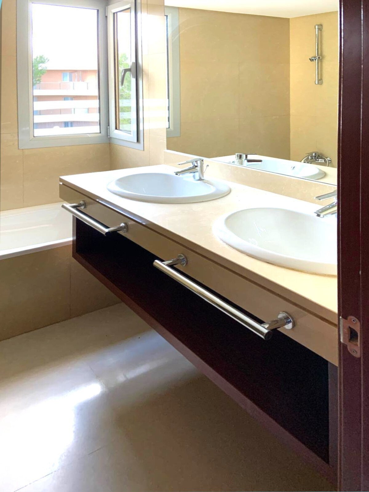 Schönes Penthouse mit Strandzugang, Tennisplatz und Pool!