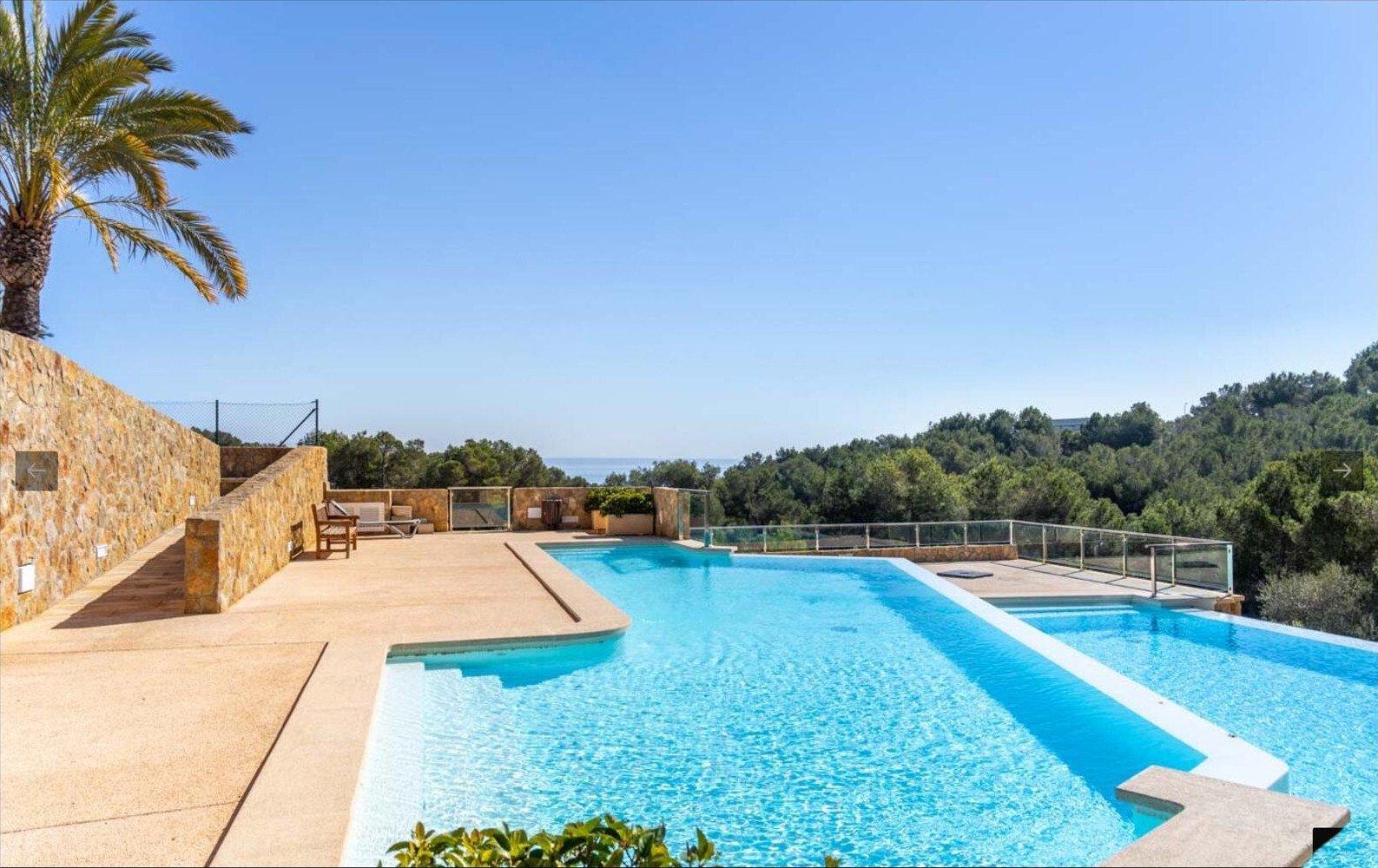 Schönes Penthouse mit Strandzugang, Tennisplatz und Pool!