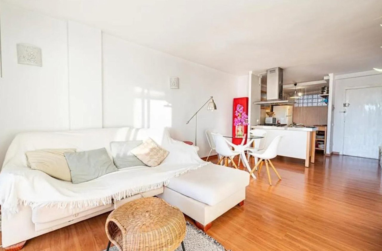 Exquisite Dachgeschosswohnung mit Meerblick – Ein Traumobjekt