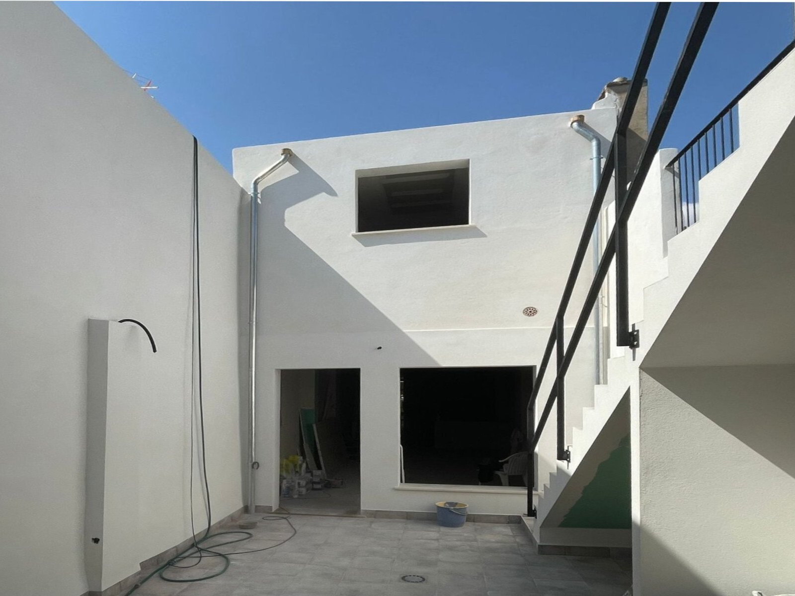 Historie neu definiert – Exklusives Stadthaus mit Patio und Garage