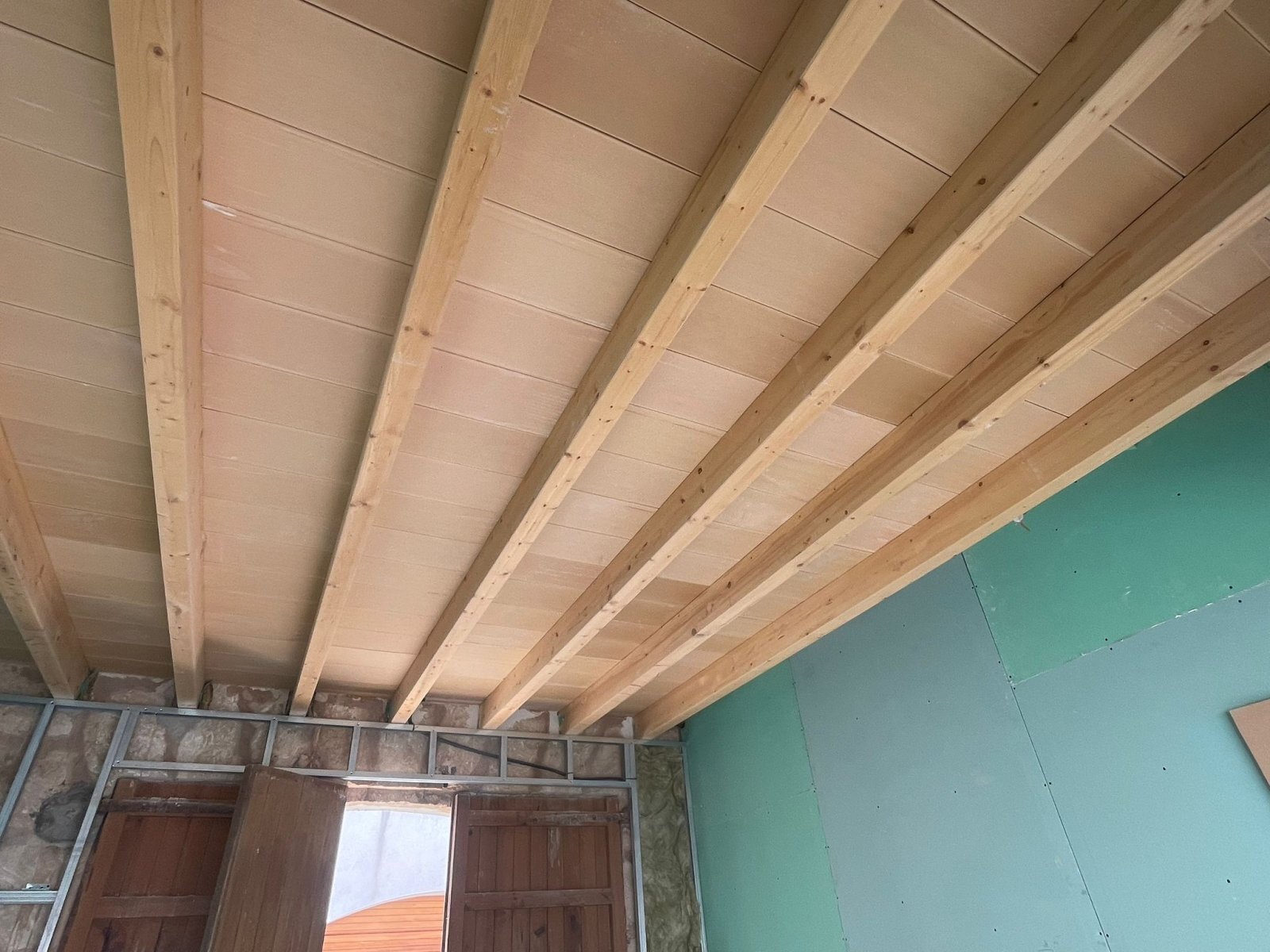 Historie neu definiert – Exklusives Stadthaus mit Patio und Garage