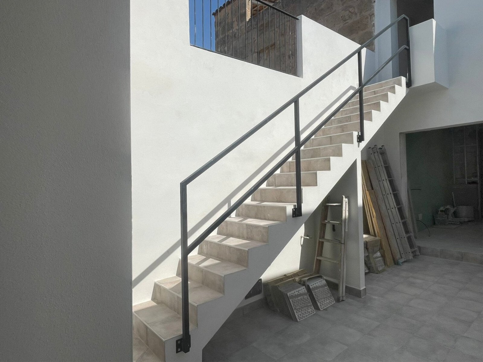 Historie neu definiert – Exklusives Stadthaus mit Patio und Garage