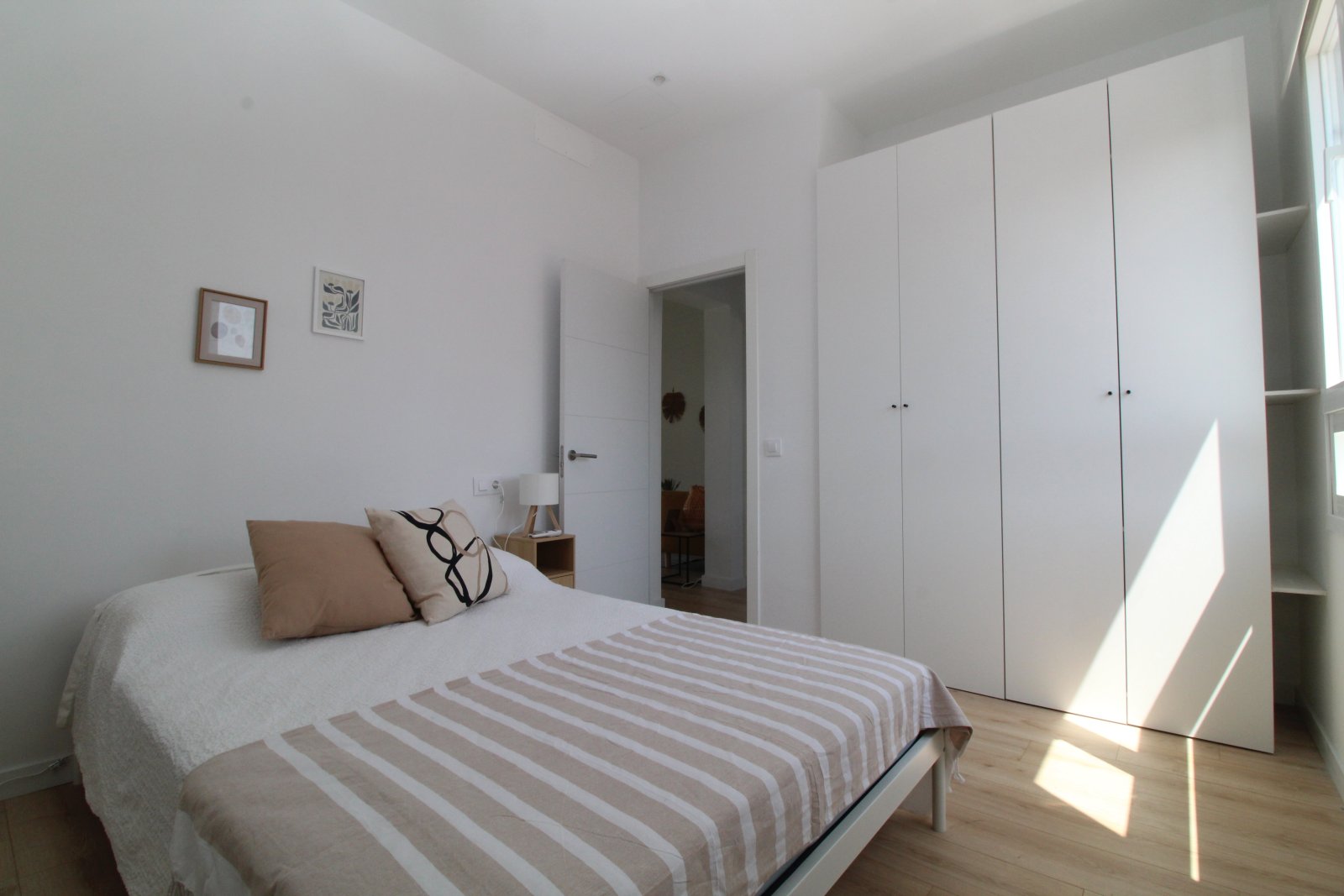 Lichtdurchflutetes Penthouse mit moderner Eleganz und Weitblick über die Stadt