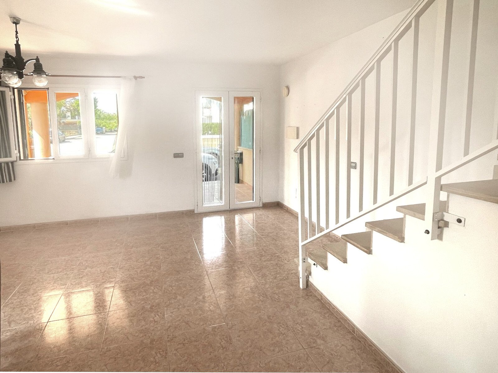 Mediterranes Reihenhaus in S’Estanyol – nur wenige Schritte vom Meer entfernt