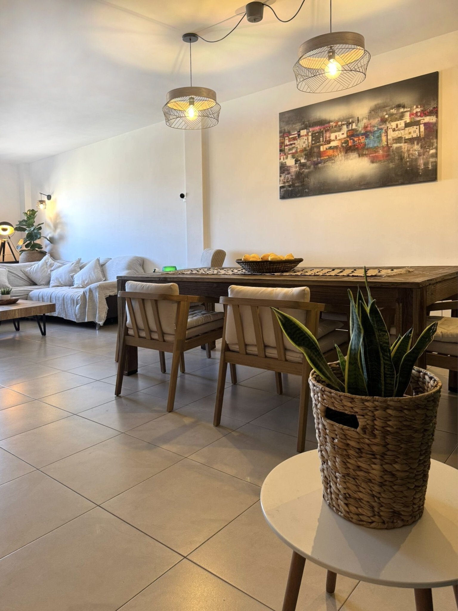 Attraktive Wohnung mit großer Dachterrasse mit Panoramaausblick