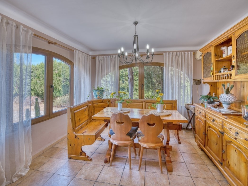 Stilvolle Villa mit Ferienlizenz und großzügigem Grundstück