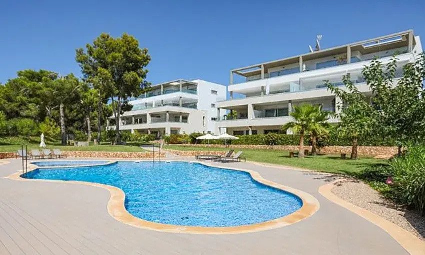 Privater Garten, Resort-Lifestyle und modernes Wohnen auf höchstem Niveau