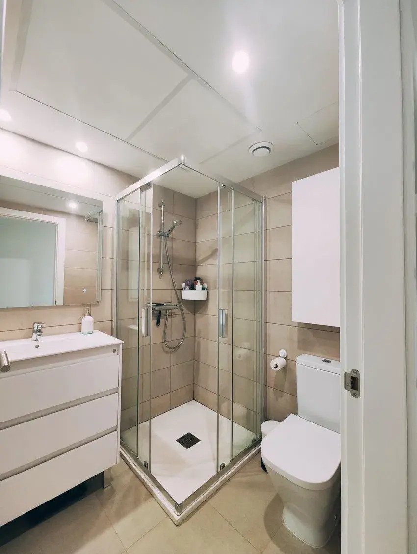 Modernes Wohnen mit mediterranem Flair – stilvolle Wohnung mit Balkon und Gemeinschaftspool
