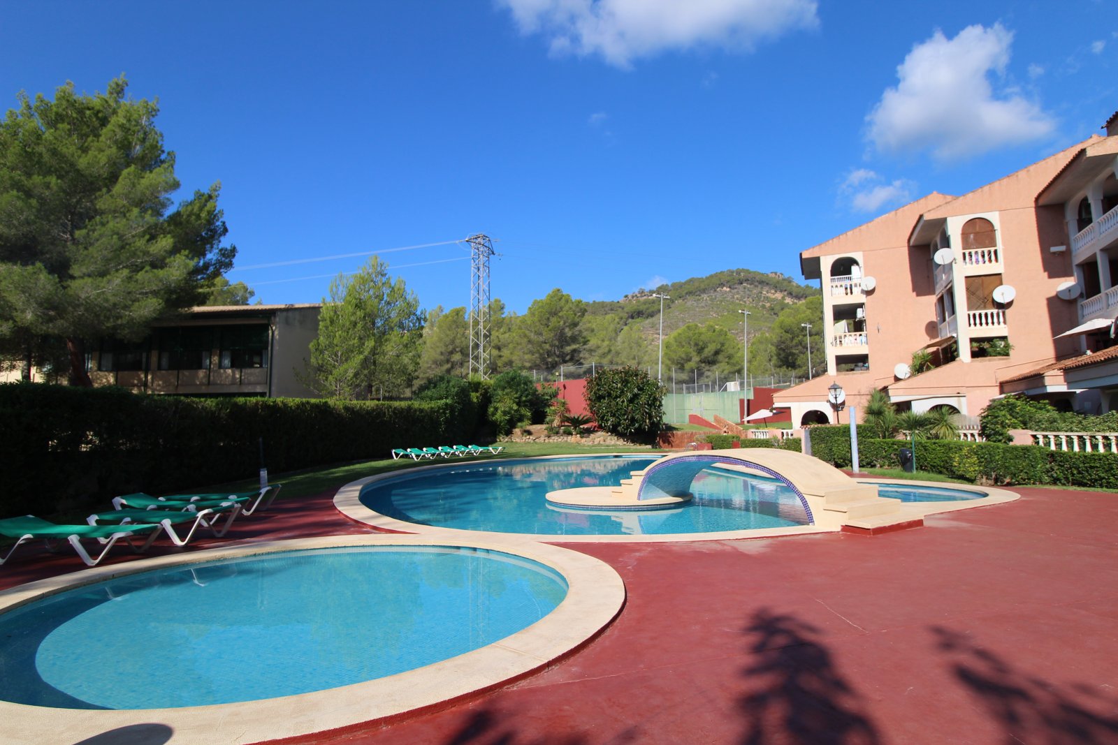 Elegantes Penthouse mit großzügigen Terrassen in Peguera