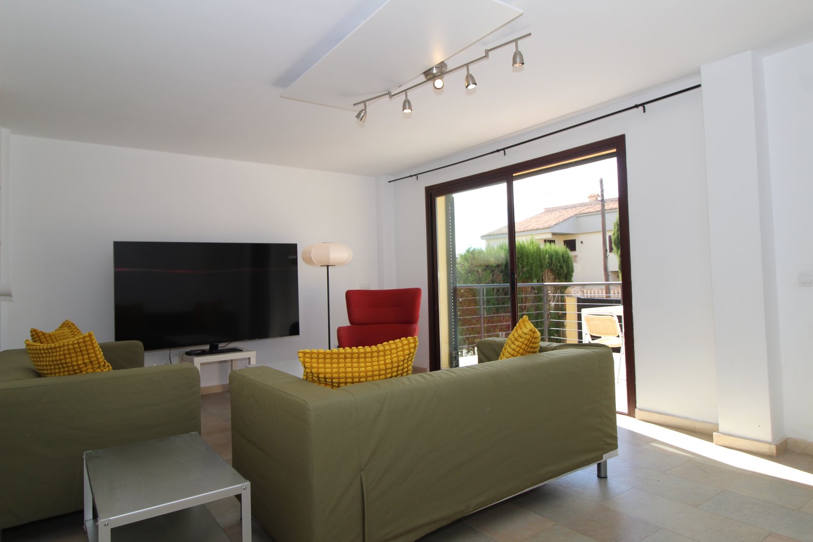 Exklusives Chalet mit Meerblick, privatem Pool und großzügigen Terrassenflächen