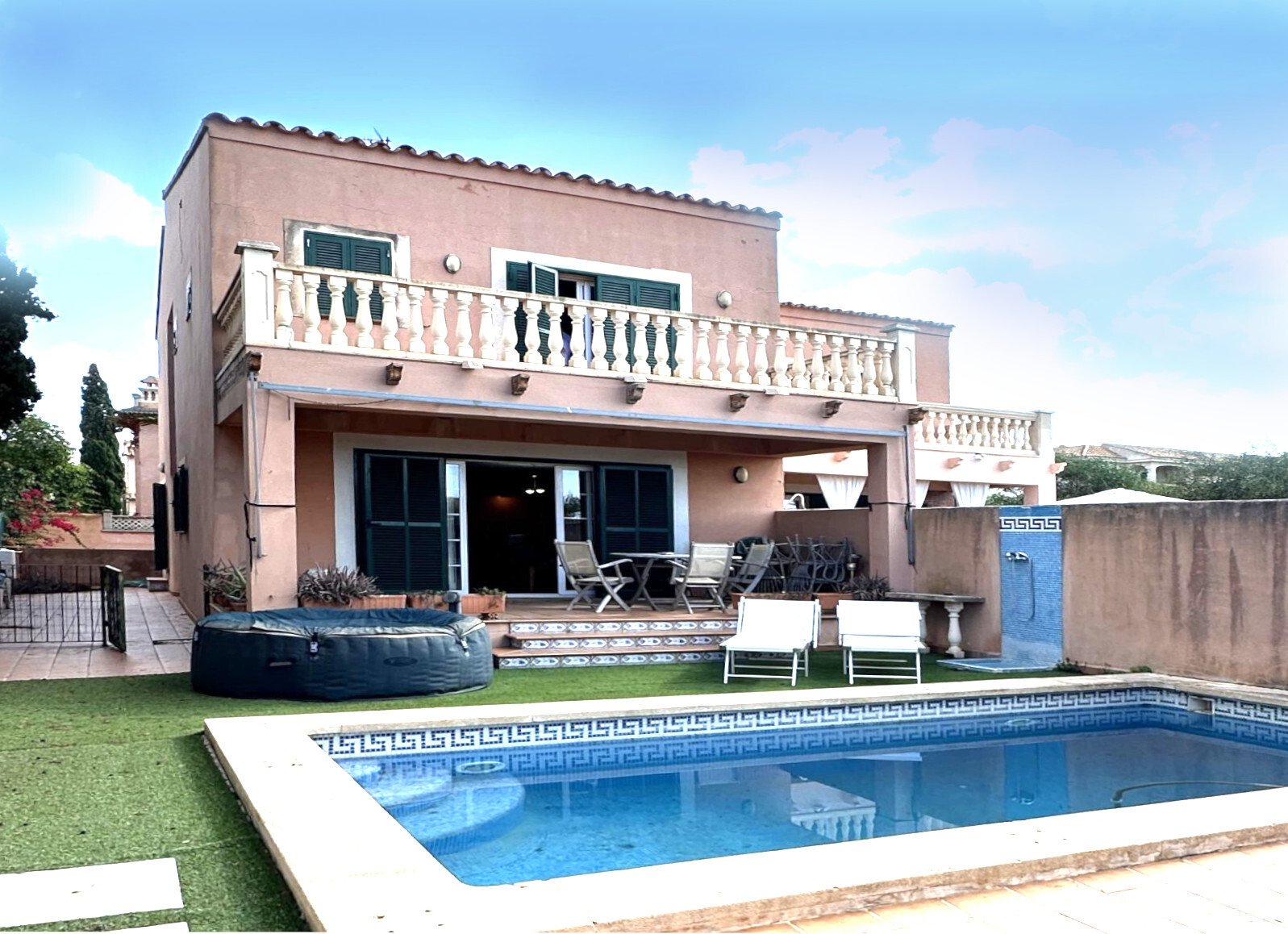 Doppelhaushälfte auf Mallorca in Sa Torre – Mit Meerblick, Pool & Ausbaupotenzial