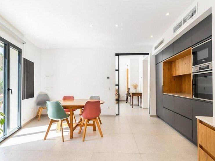 Innovatives Stadthaus mit modernster Technik und Terrassen