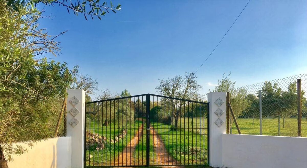Rustikale Finca mit Pool, Weitblick und großem Obstgarten