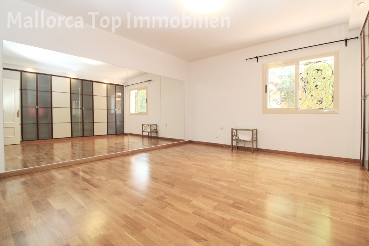 Elegante Villa mit separater Gästesuite unweit des Mhares Beach Clubs