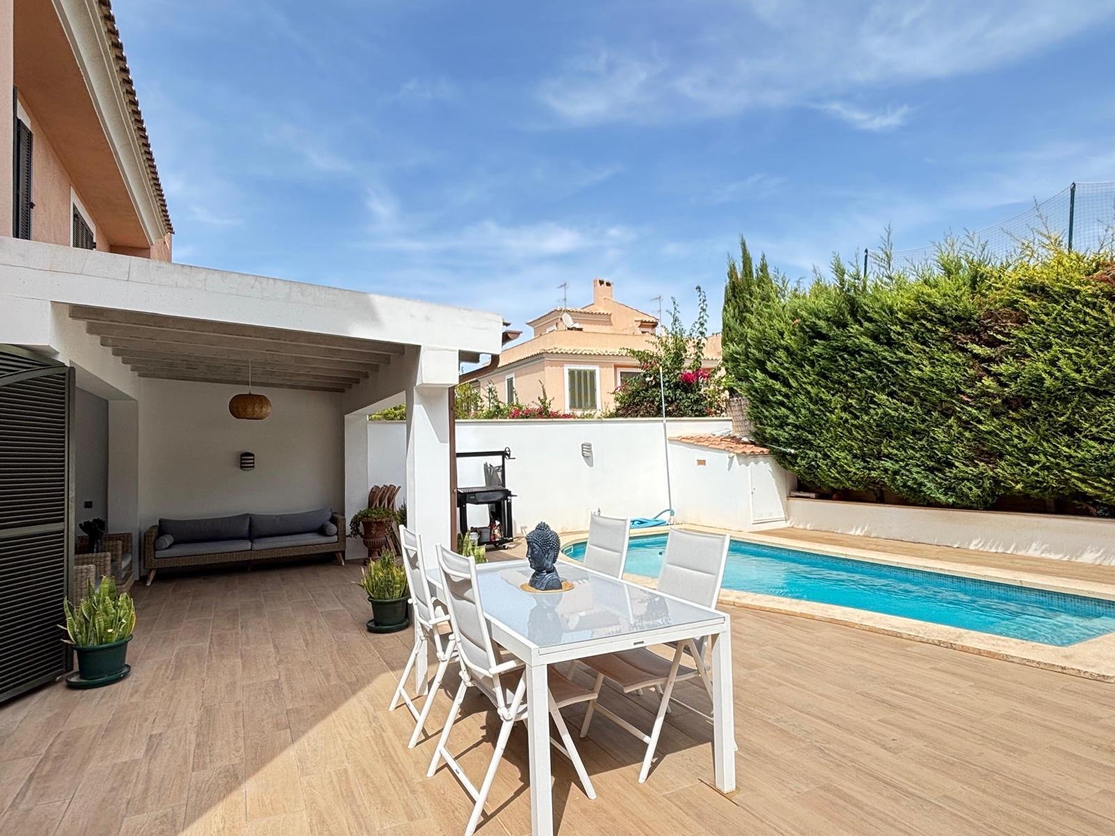 Mediterraner Wohntraum mit Wintergarten und Pool in Puig de Ros, Maioris