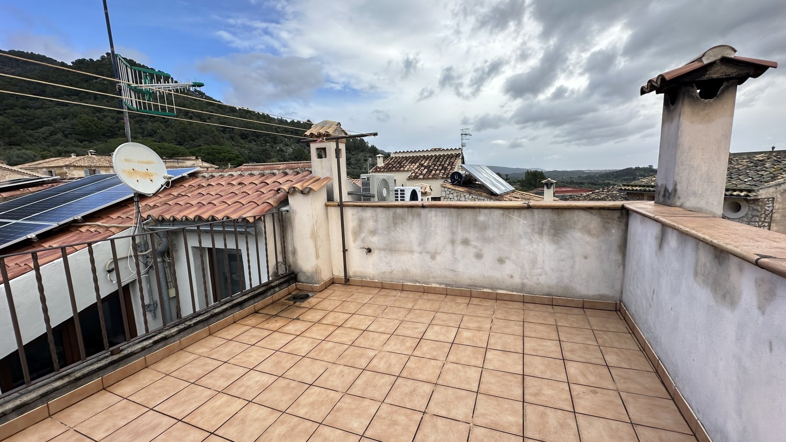 Mallorquinisches Stadthaus Stilvoll renoviert mit Dachterrasse