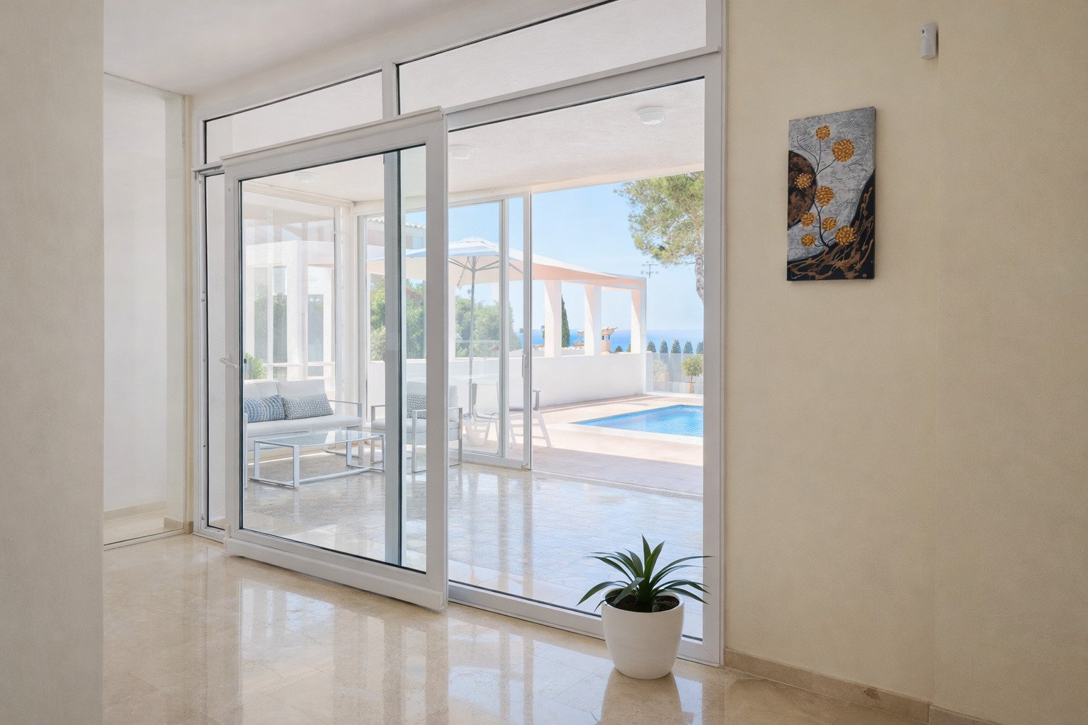 Exklusive First-Line-Villa mit unverbaubarem Meerblick und ETV