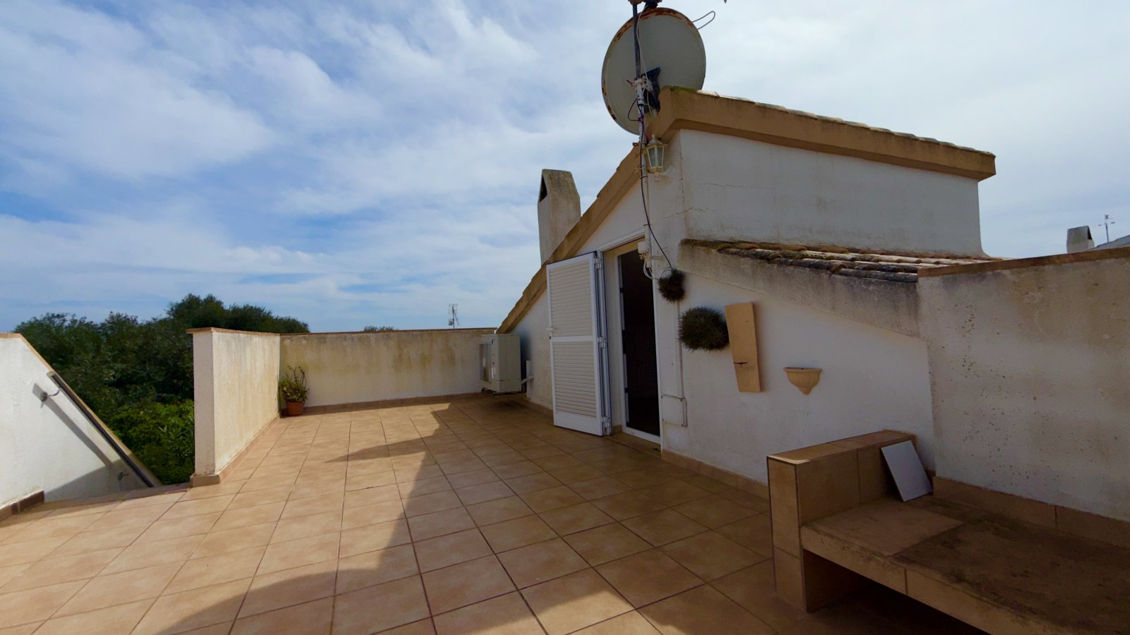 Stilvolles Einfamilienhaus mit Dachterrasse und Meerblick in ruhiger Lage von Cala Murada