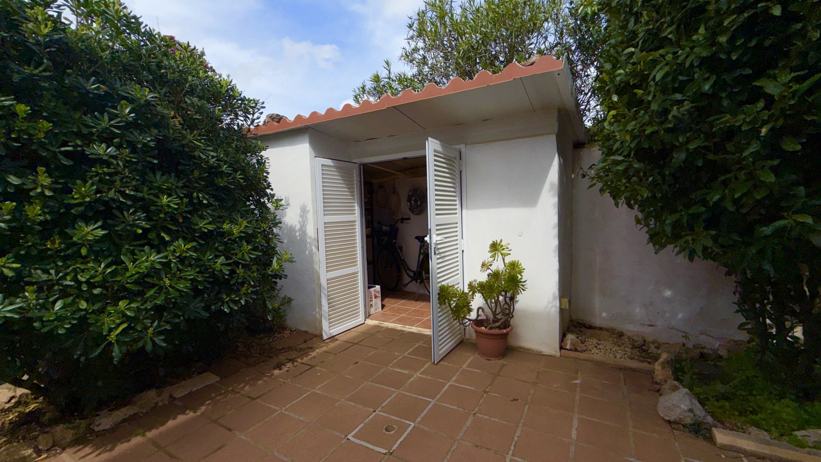 Stilvolles Einfamilienhaus mit Dachterrasse und Meerblick in ruhiger Lage von Cala Murada