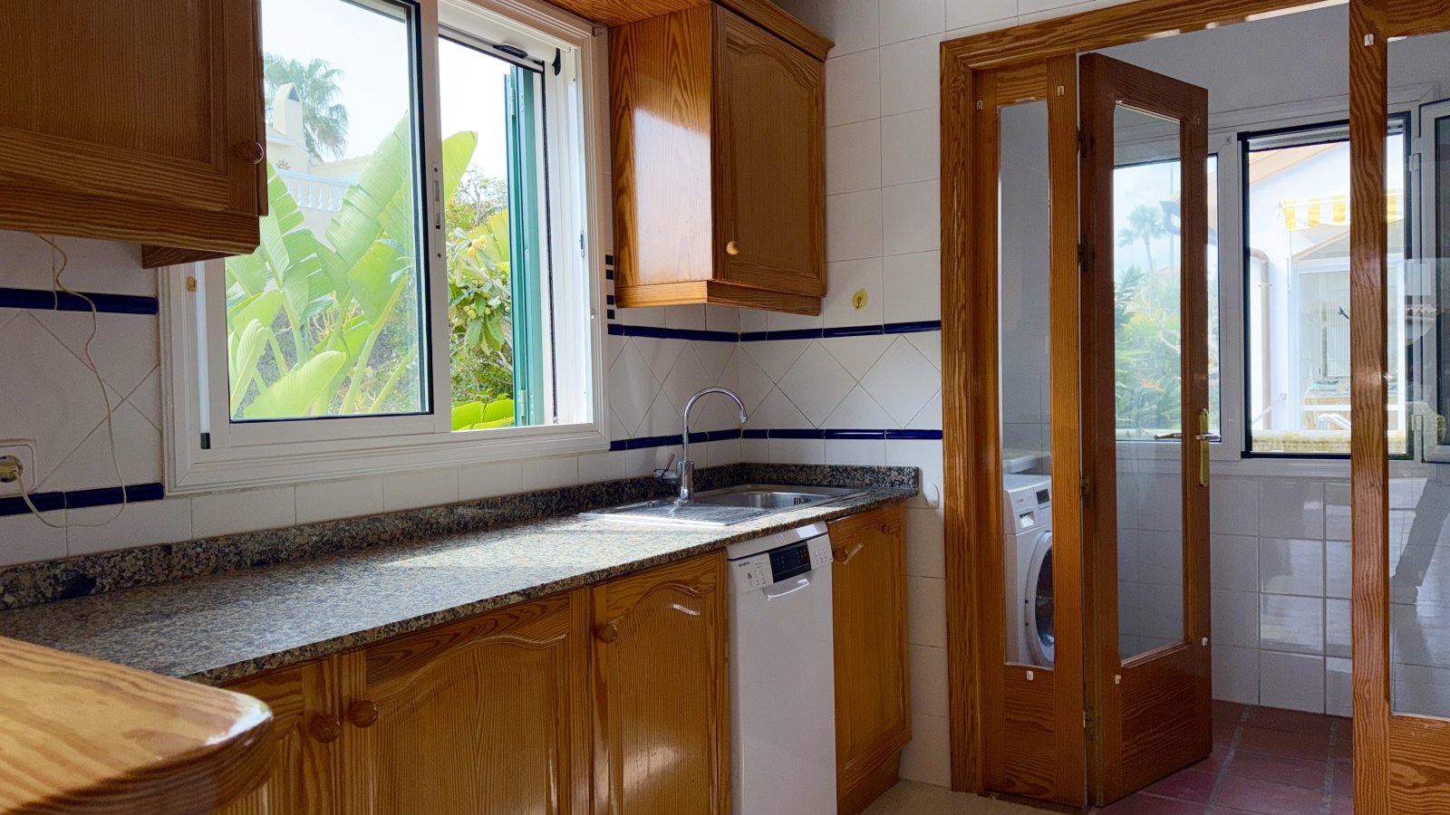 Stilvolles Einfamilienhaus mit Dachterrasse und Meerblick in ruhiger Lage von Cala Murada