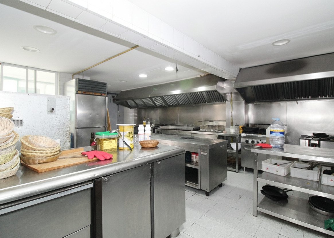 Stadthaus in Portixol mit Terrassen und Meerblick