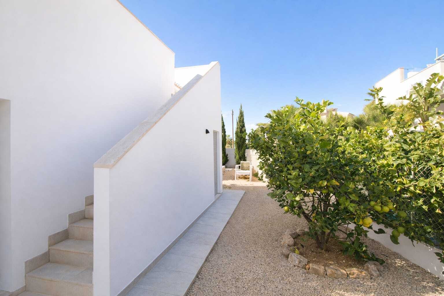 Exklusiv nur bei uns: Bungalow mit Meerblick, Salzwasserpool und Panorama-Dachterrasse