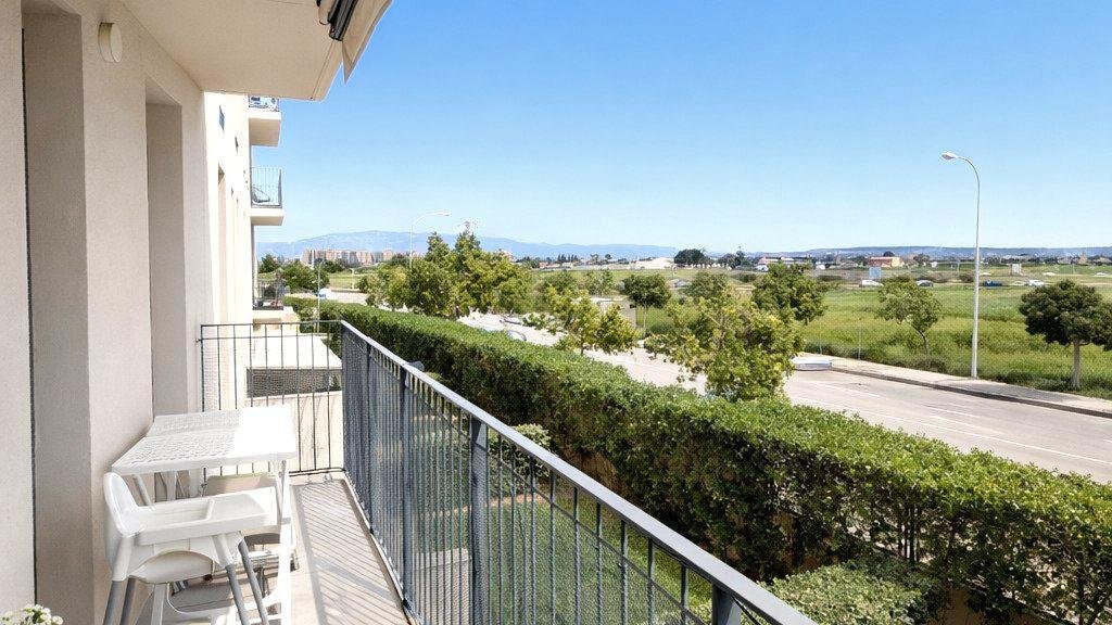 Modernes Wohnen mit mediterranem Flair – mit Balkon und Pool