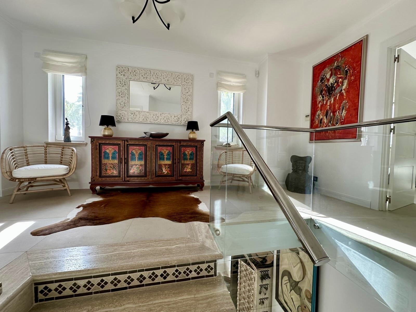 Luxusvilla mit Pool, Gästeapartment & Designer-Außenküche 