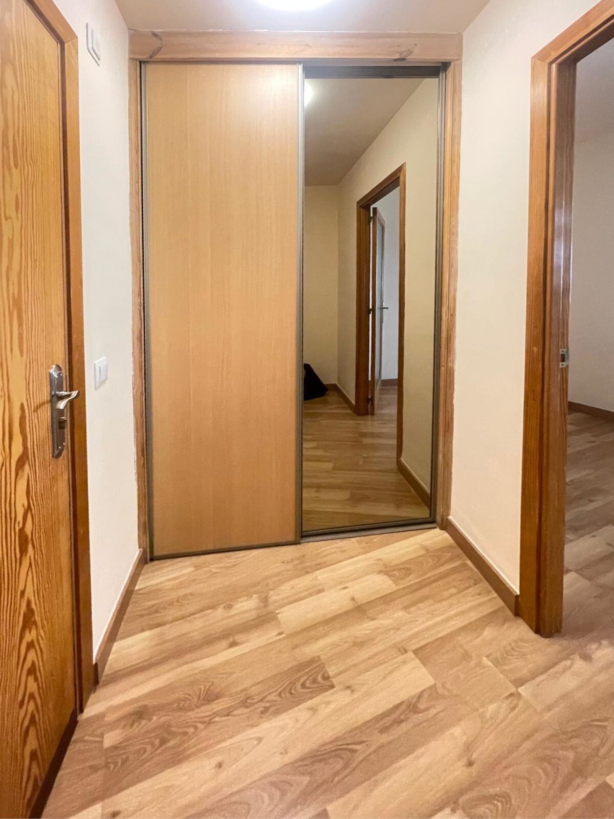 Lichtdurchflutete Eigentumswohnung mit Balkon und Tiefgaragenstellplatz in begehrter Lage von Foners