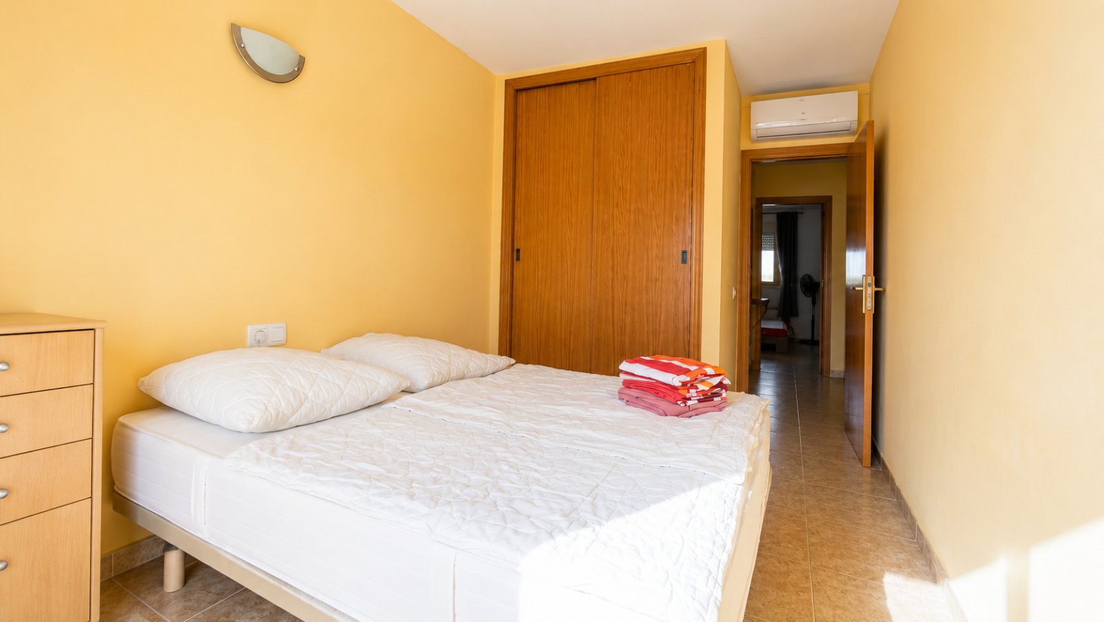 Maisonette-Wohnung mit großzügiger Terrasse, Pool und Padelplatz in begehrter Lage von Maioris