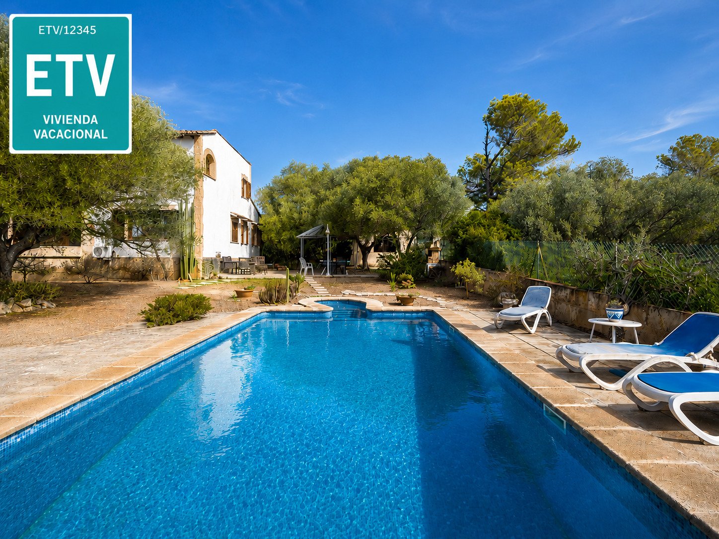 Stilvolle Villa mit Ferienlizenz und großzügigem Grundstück