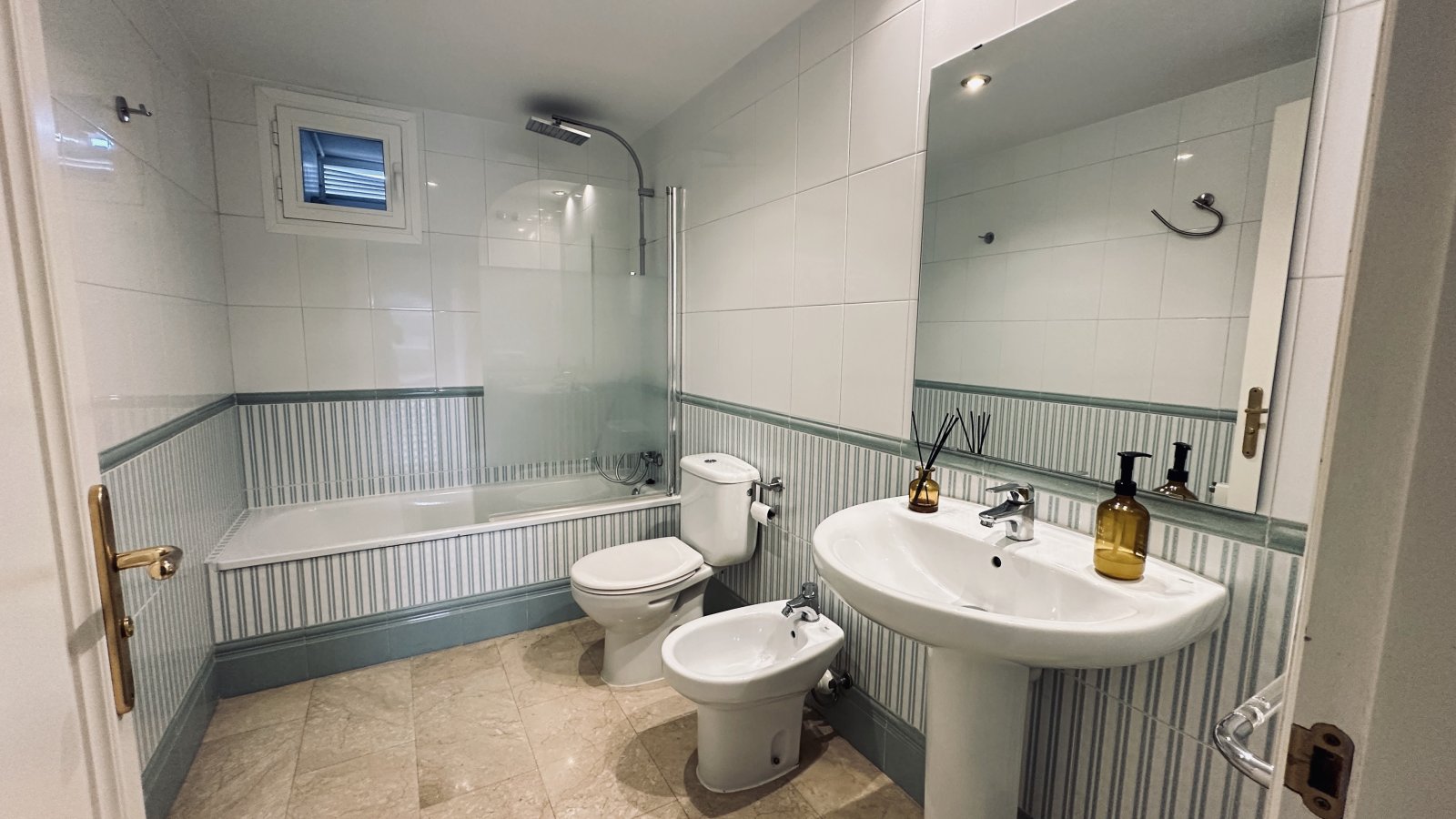 Wohnung mit Meerblick und privater Dachterrasse