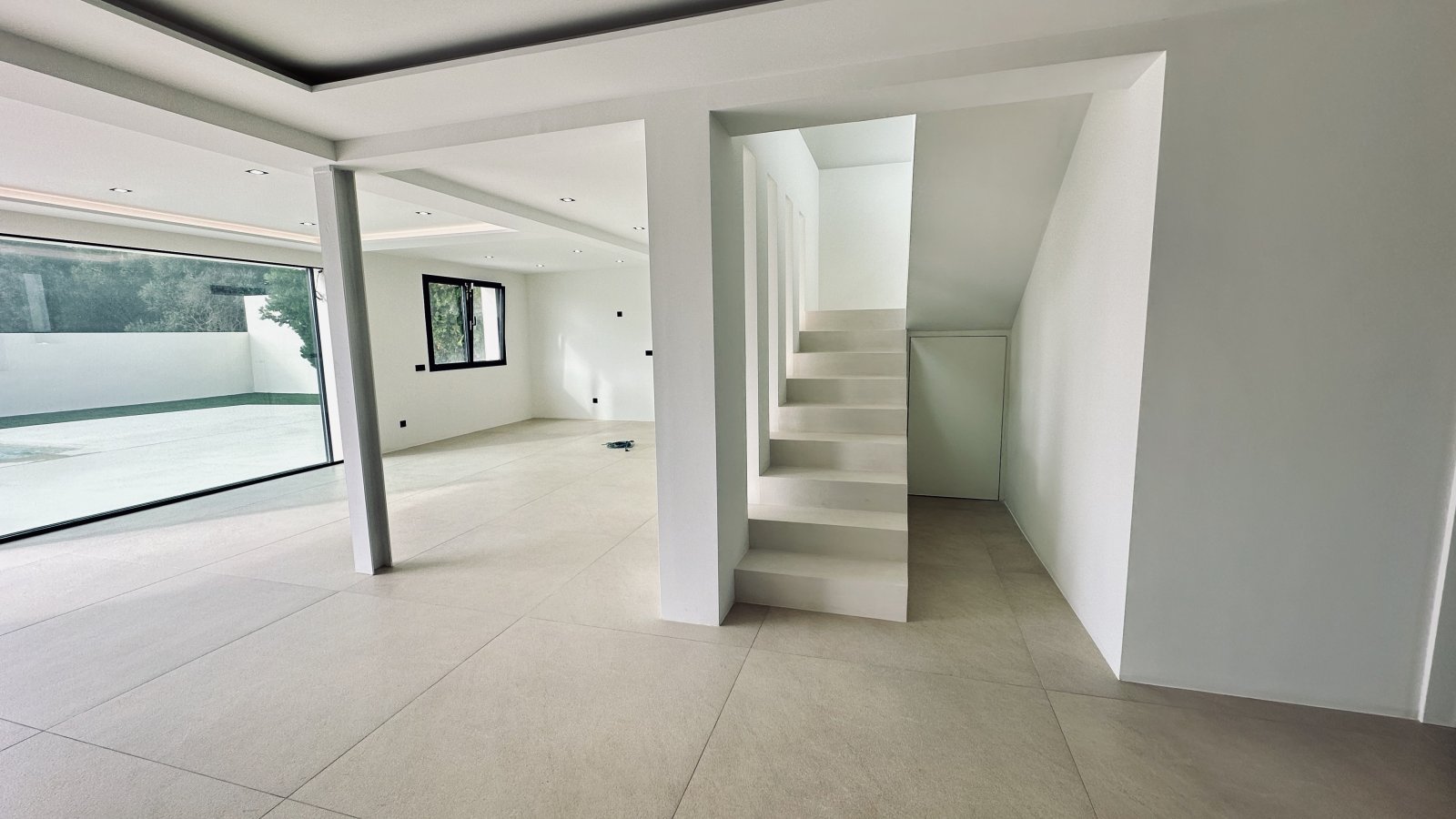 Moderne Designvilla mit Pool in Bahía Grande, Mallorca