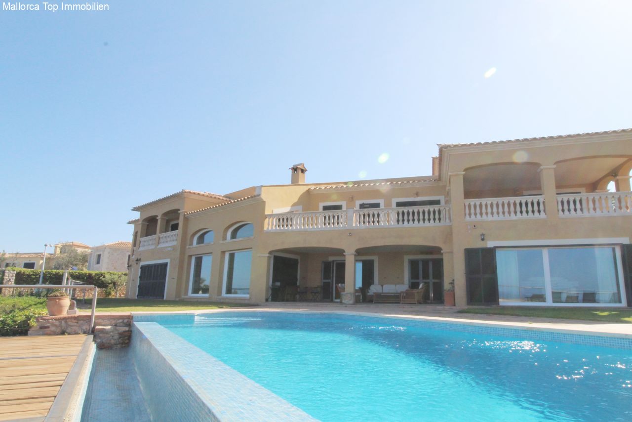 Große Villa 1. Meereslilnie mit Vermieterlizenz  Große Villa 1. Meereslilnie mit Vermieterlizenz