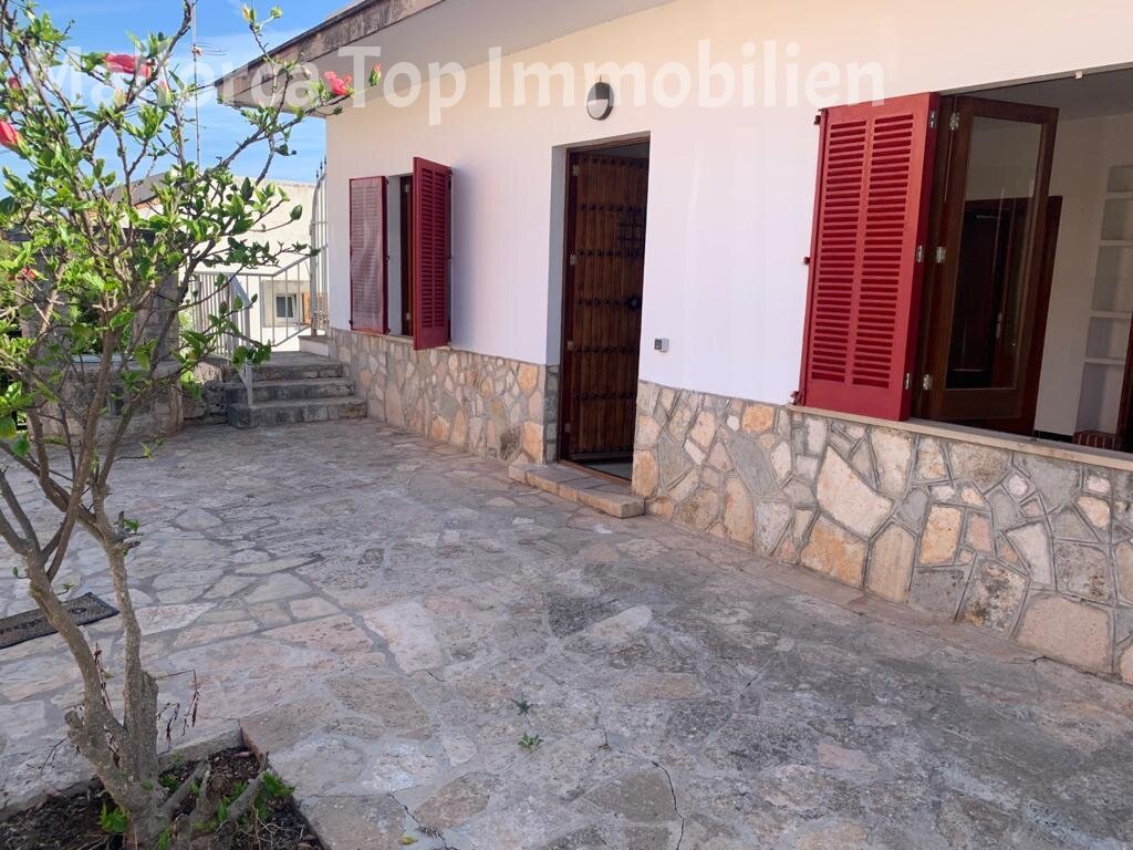 Zweifamilienhaus mit 2 Apartments und Garage