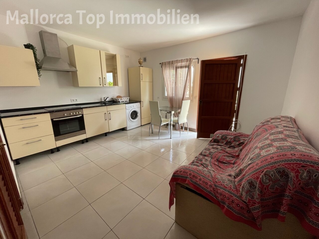 Zweifamilienhaus mit 2 Apartments und Garage