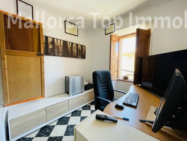 Sanierungsbedürftiges Stadthaus mit vielen Möglichkeiten