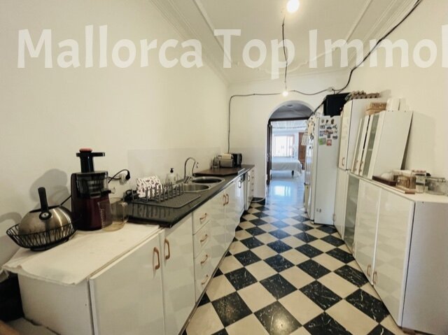 Sanierungsbedürftiges Stadthaus mit vielen Möglichkeiten