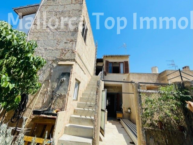 Sanierungsbedürftiges Stadthaus mit vielen Möglichkeiten