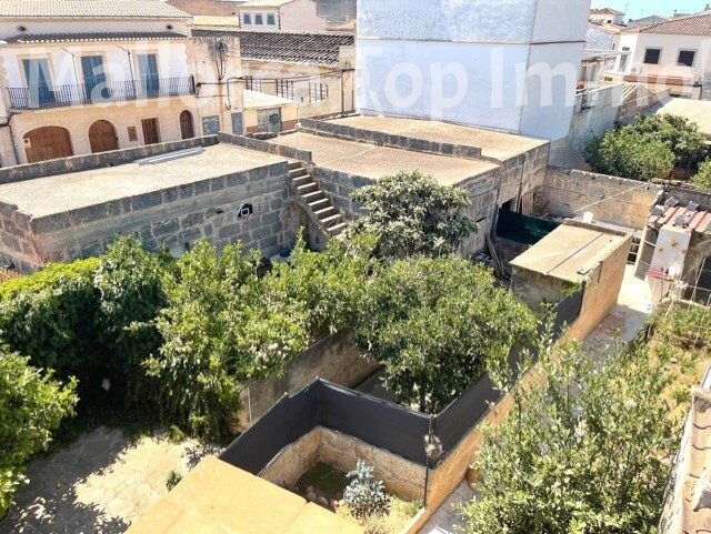 Sanierungsbedürftiges Stadthaus mit vielen Möglichkeiten