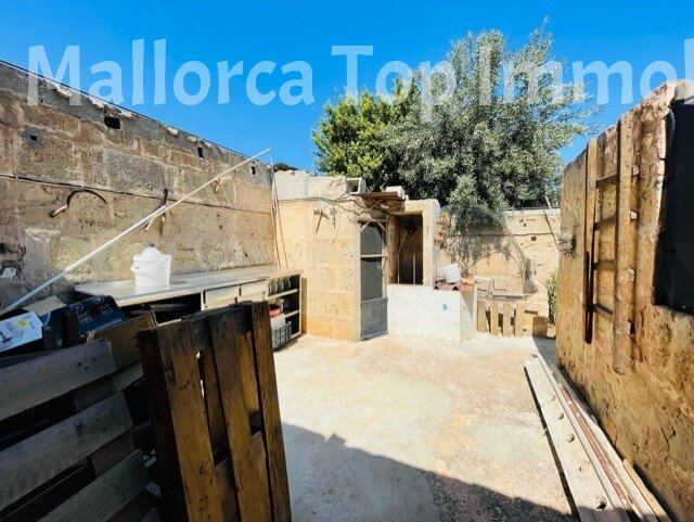 Sanierungsbedürftiges Stadthaus mit vielen Möglichkeiten